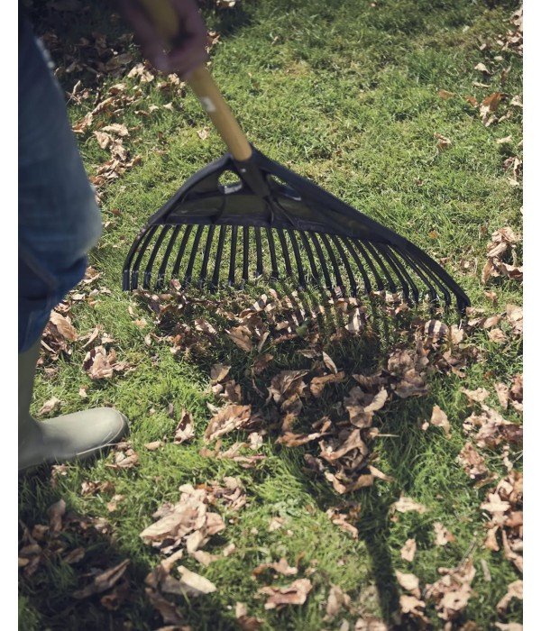 Fiskars - Solid XL Ahşap Saplı Yaprak Tırmığı 135591