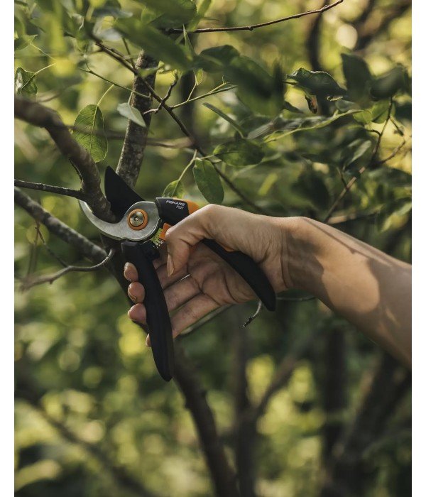 Fiskars - M-P321 Bypass Solid Budama Makası 1057162