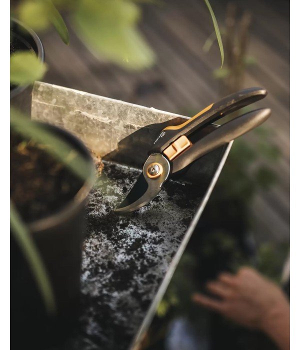 Fiskars - M-P321 Bypass Solid Budama Makası 1057162