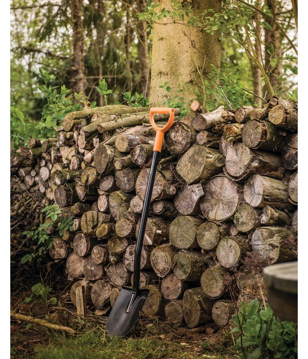 Fiskars - Solid Sivri Uçlu Bahçe Küreği 1003455