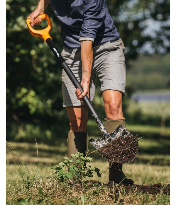 Fiskars - Solid Sivri Uçlu Bahçe Küreği 1003455