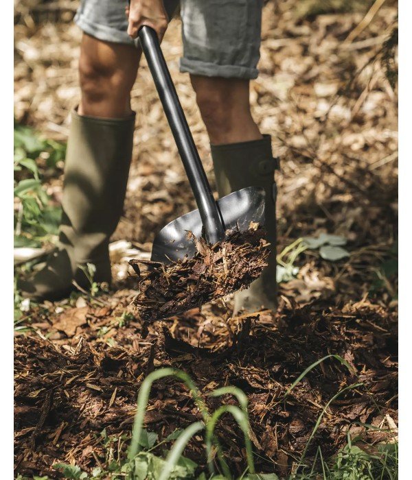 Fiskars - D Saplı Metal Kürek – Dayanıklı Çelik Başlık ve Ergonomik Tutma Sapı 125 cm 1003457